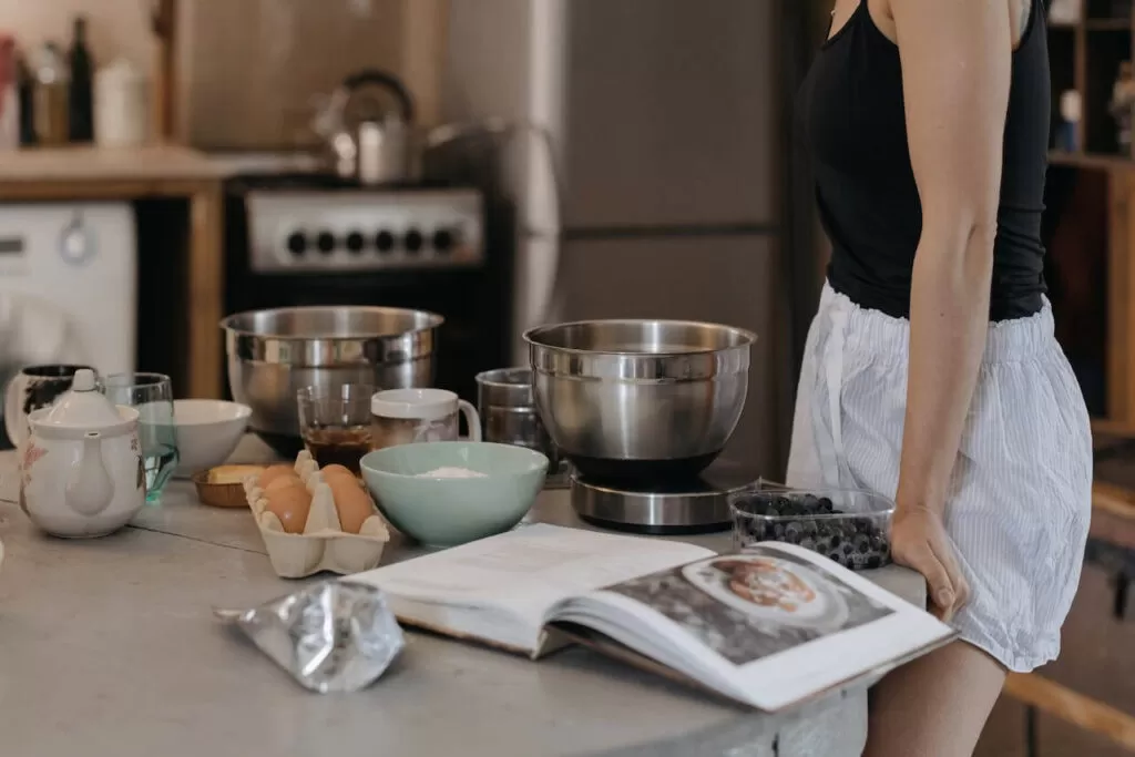 solo date ideas for moms at home