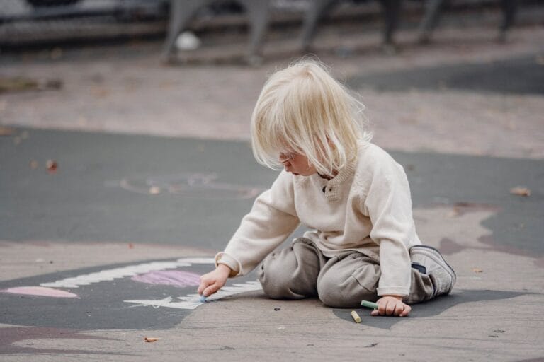 Unstructured Play Benefits & Ideas: Boost Your Kid's Creativity